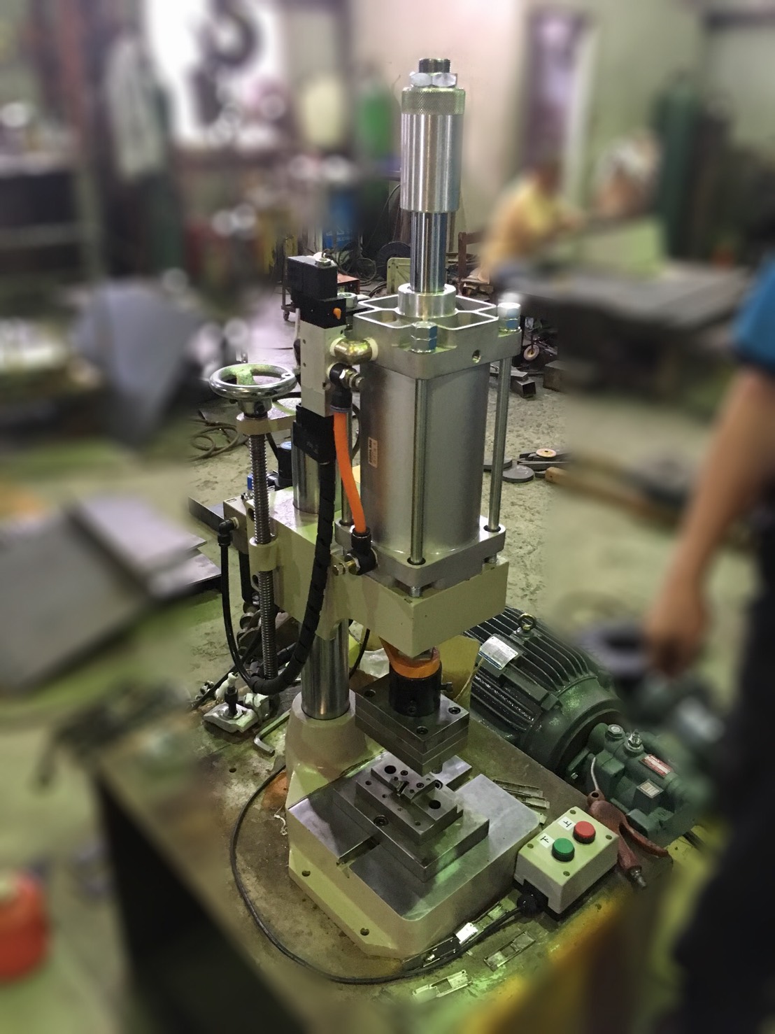 Air / Pneumatic Press Project Photos News OMAX Hydraulics Industrial